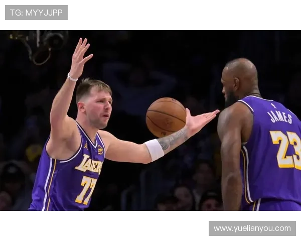 考辛斯质疑为何巅峰哈登遭批评而东契奇却备受赞誉的原因分析 考辛斯质疑为何巅峰哈登遭批评而东契奇却备受赞誉的原因分析